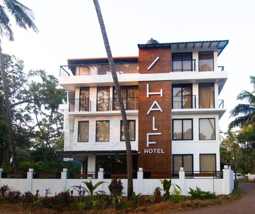 Half Hotel Калангут Экстерьер фото